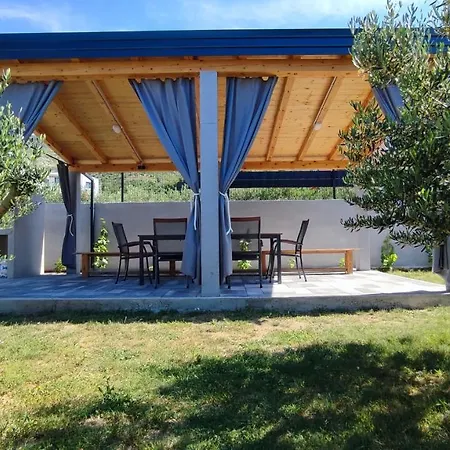 Holiday Neven Tatil Evi