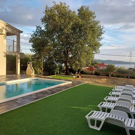 Holiday Neven Tatil Evi Kastela