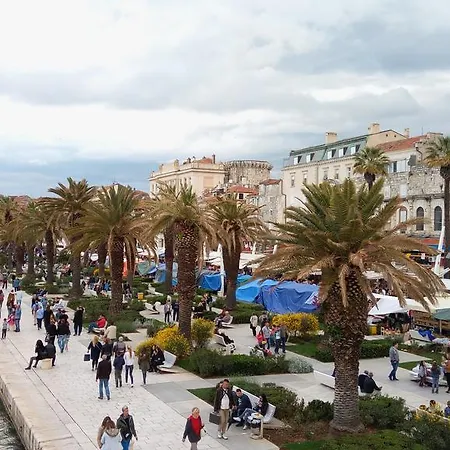 Holiday Neven Tatil Evi *